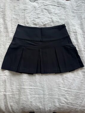 Aritzia Black Pleated Mini Skirt